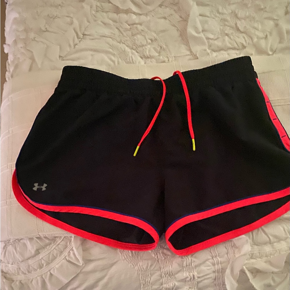 Like new UnderArmour Lined Shorts, Medium